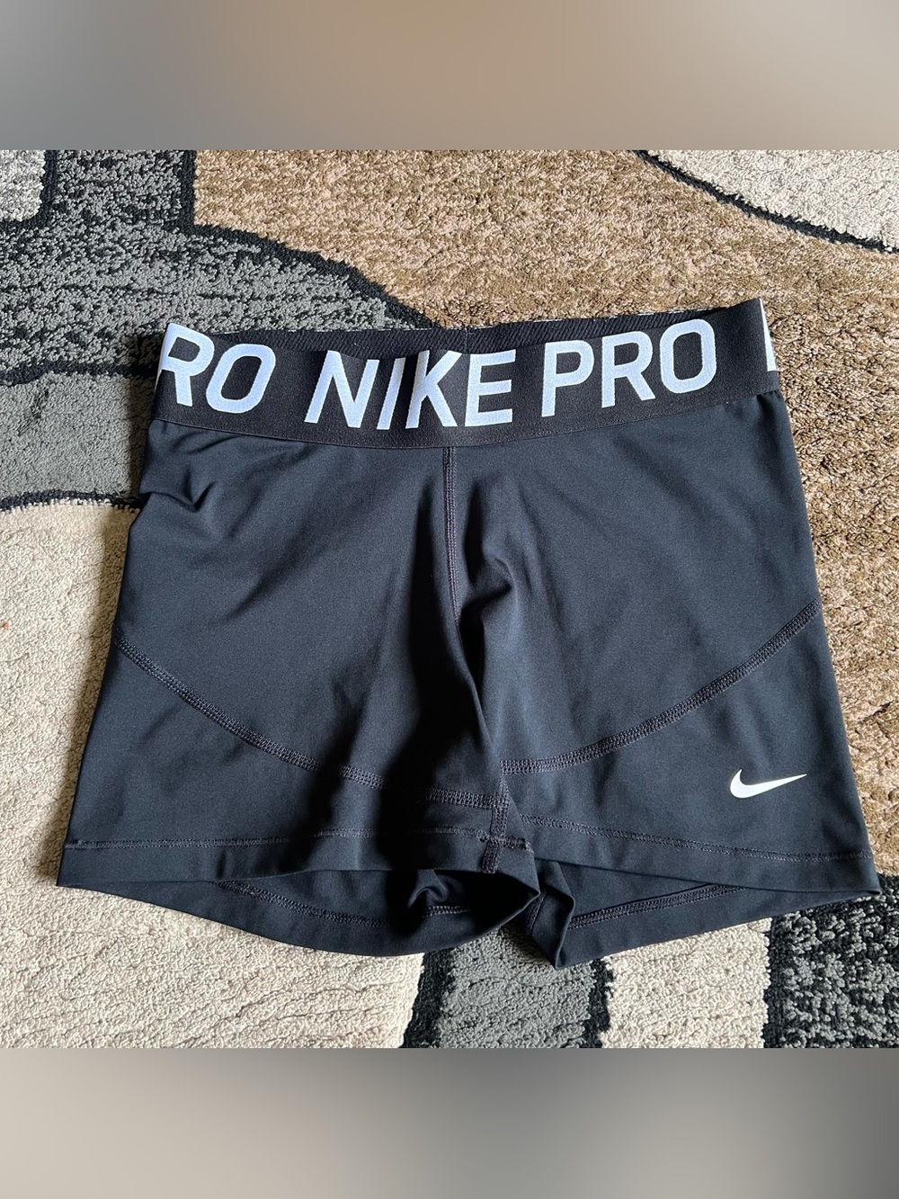 Women’s Nike Pro compression shorts Size Small
